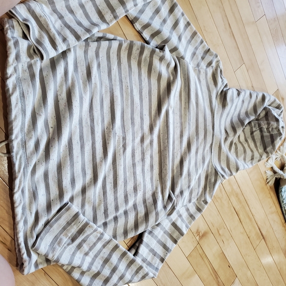 Kismet Striped Pullover Birthday Cake patterned Hoodie size medium - Picture 9 of 11